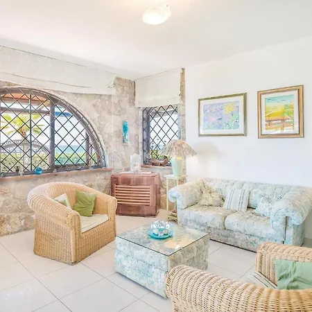 La Canora Holiday home